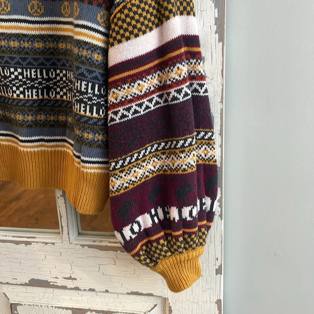 BDG sweater “like new” size small - Picture 4 of 8
